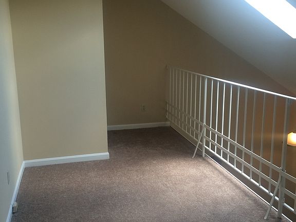 4th image of 2730 Hollywood Ter APT 18