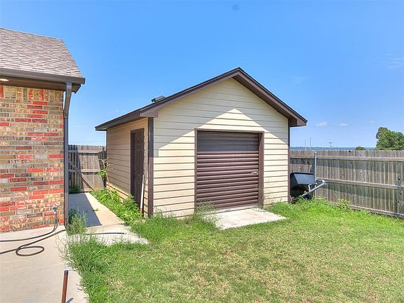 4th image of 1330 E Silver City Rdg