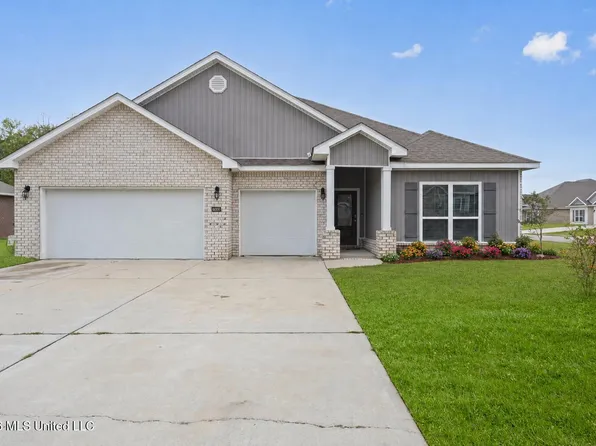 6000 Penni Ln, Ocean Springs, MS 39564