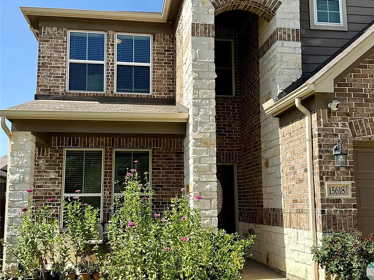15618 Eastern Meadowlark Way — Photo 2
