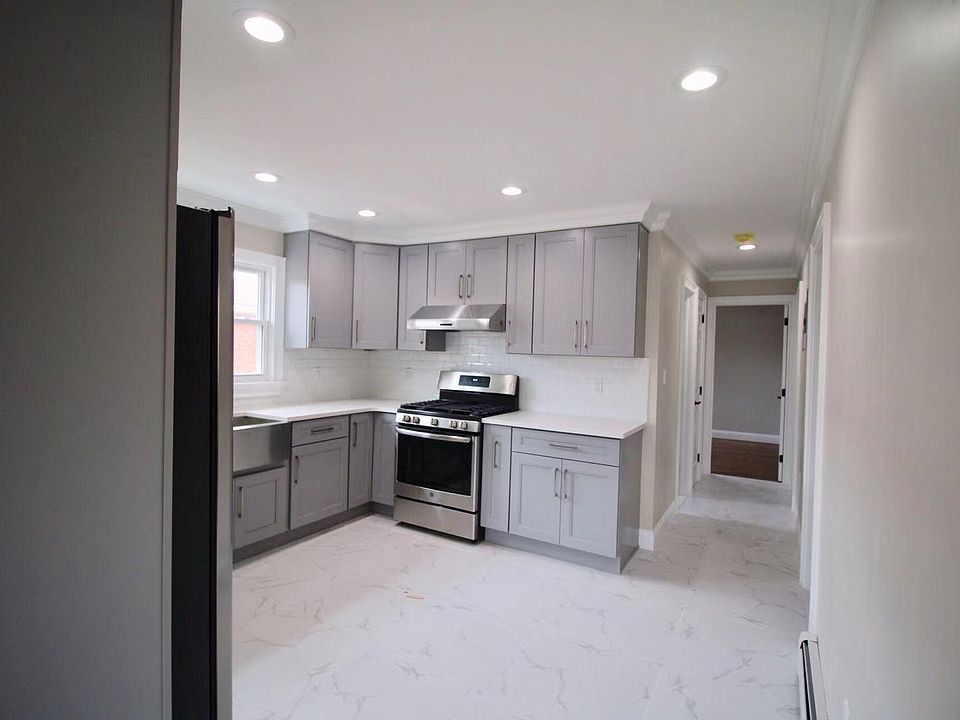 1st image of 4362 164th St Floor 2