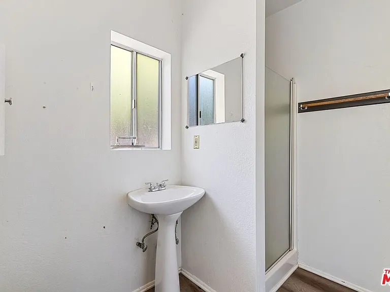 Rear Bathroom for Master Bedroom
