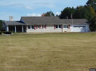 910 Broad St, Greenfield, TN 38230