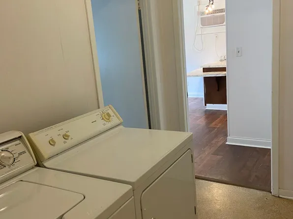 1123 Law Rd APT D, Louisville, TN 37777