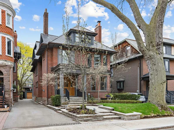 94 Walmer Rd, Toronto, ON M5R 2X7