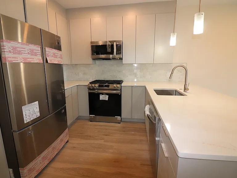 458 Washington St #305 — Photo 12