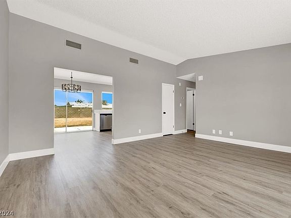 4th image of 4254 Sun Vista Dr