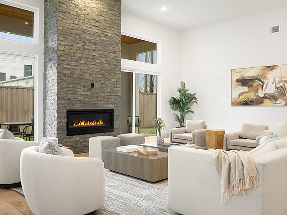 3rd image of 3940 N Crest Haven Rd