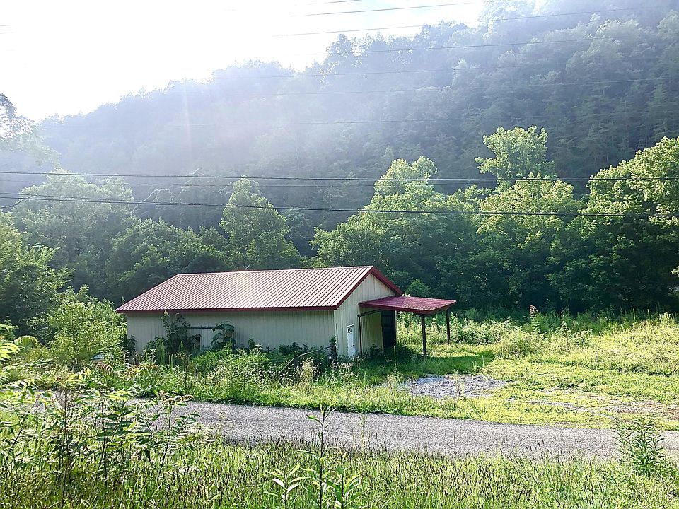 2nd image of 415 Laurel Ford Rd