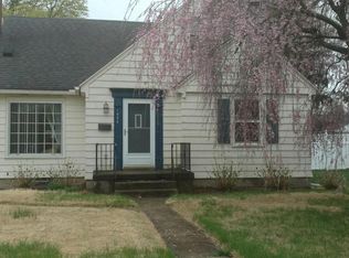 1022 Ellsmere St NE, Grand Rapids, MI 49505