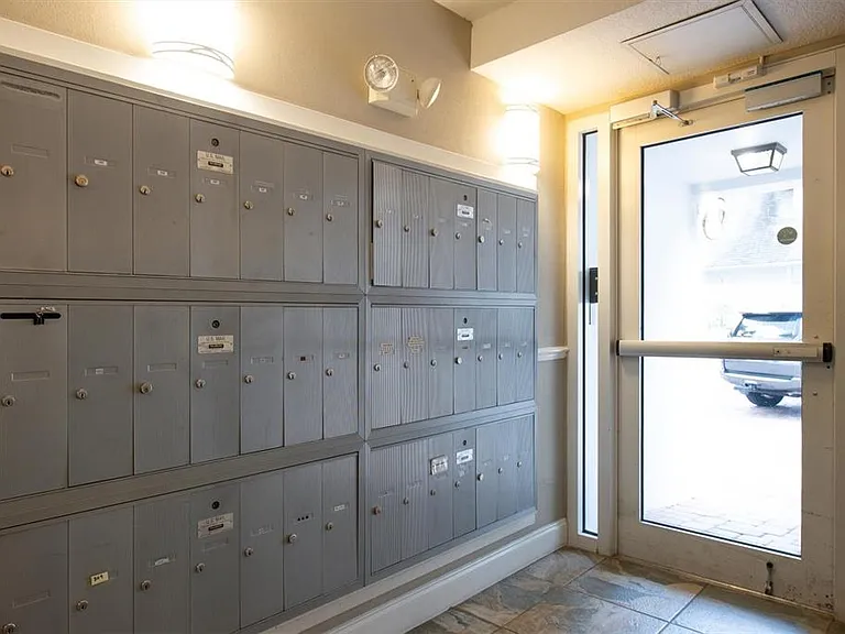 210 5th Ave S #403 — Photo 23