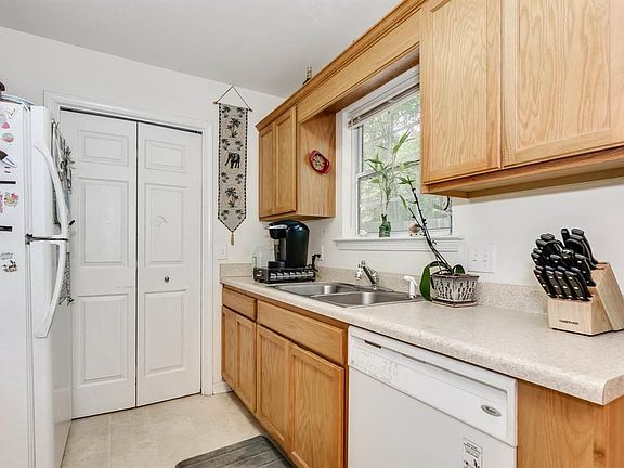 4th image of 7080 Heather Oaks Dr