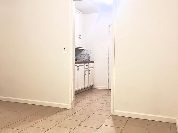 Entrance to the kitchen
