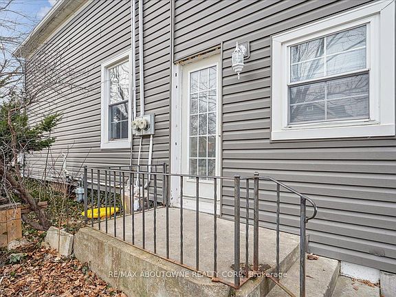 3rd image of 27 George St