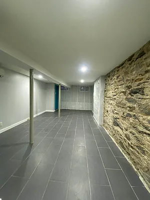 Rented by Hagstrom Management Inc | media 31