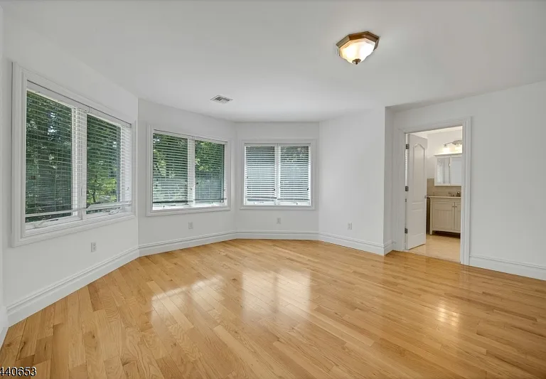 252 Mabel Pl — Photo 40