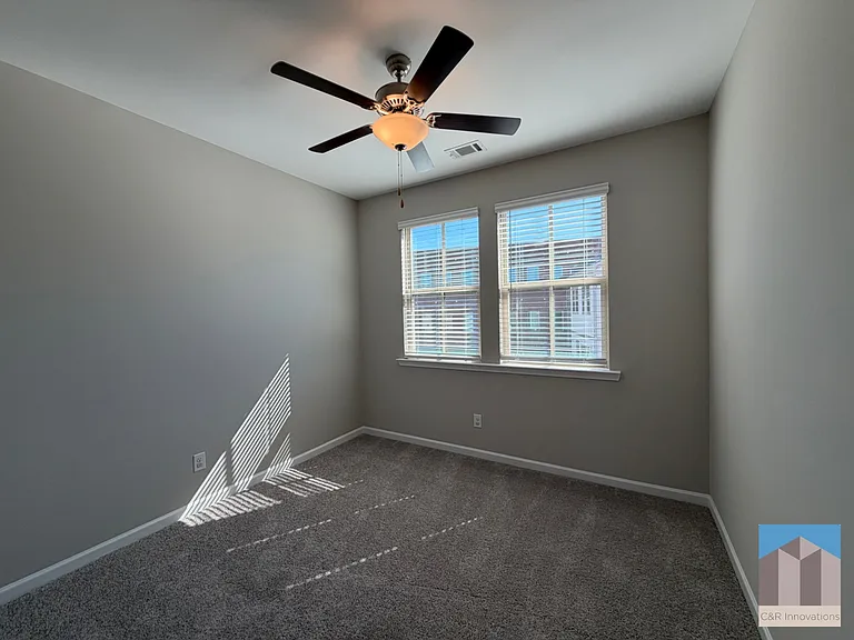 2590 Morehead St — Photo 35