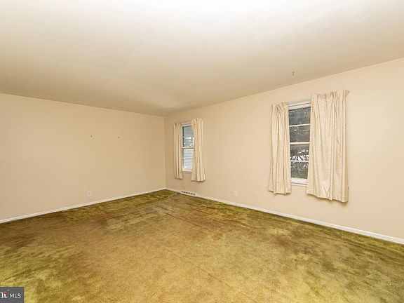 3rd image of 101 Green Ridge Rd