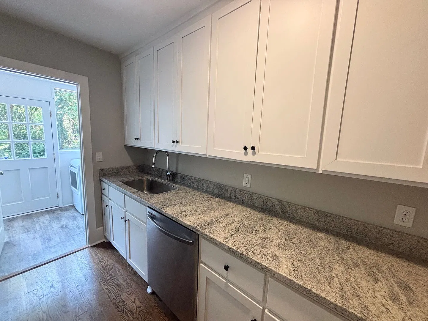 1615 Hollywood Dr. — Photo 4