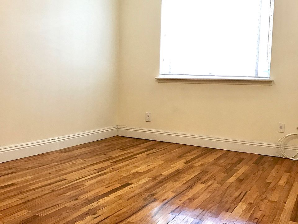 1st image of 2320 35th St