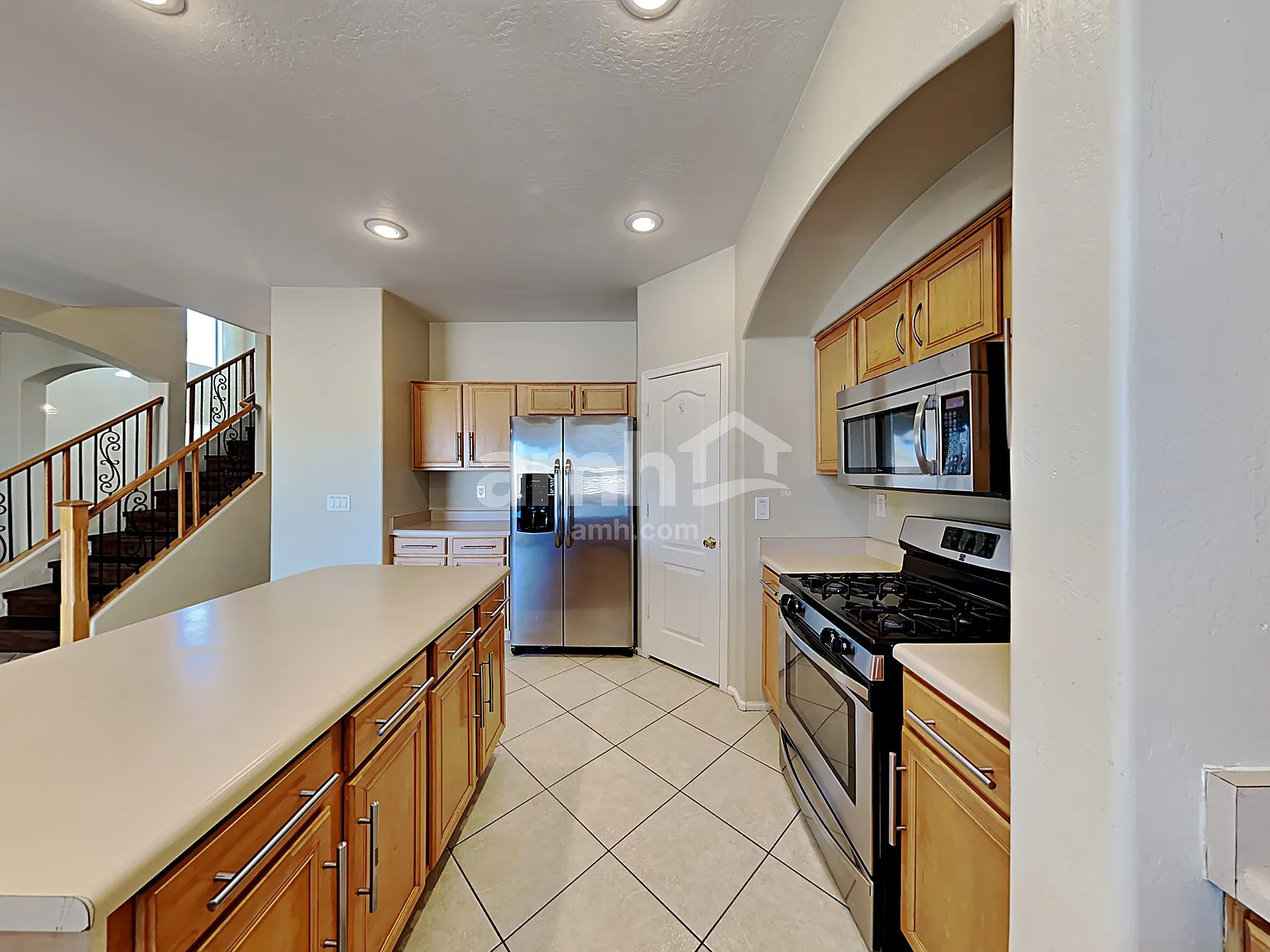 4 bed, 3.0 bath, 2719 sqft, $2,495 — Photo 3