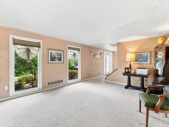 4th image of 519 Manor Harrison City Rd