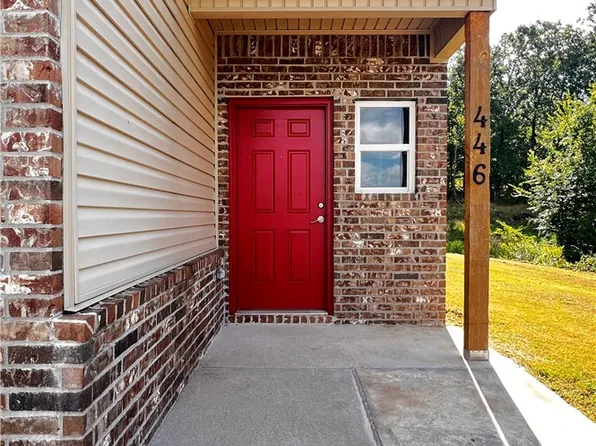 446 Cooper St, Huntsville, AR 72740