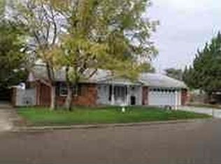 1605 C Aremont, Clovis, NM 88101