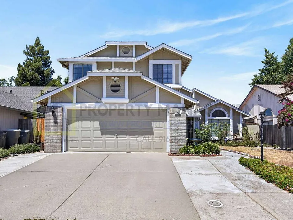 8779 Brittany Park Dr
