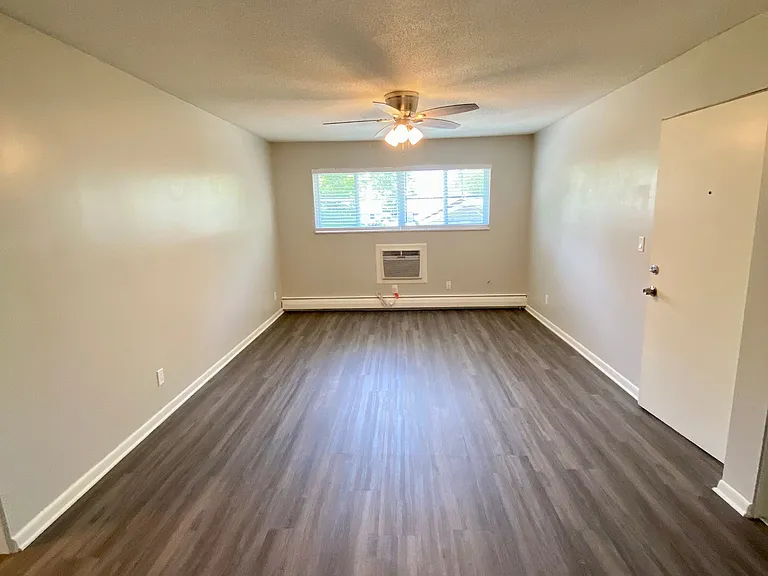 2610 W 42nd Ave #6 — Photo 2