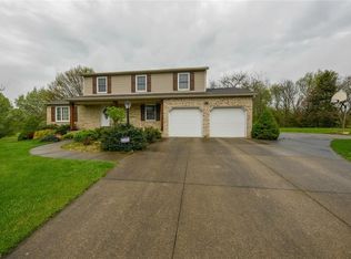 1393 Laura Ln, Mogadore, OH 44260