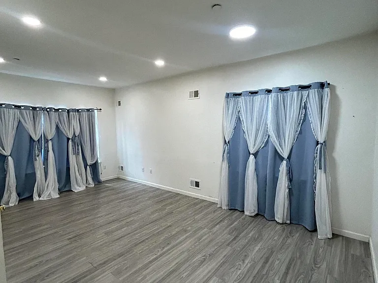 25 Stanley Ave #1 — Photo 3