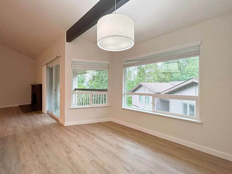 Bellefield Manor — Photo 19