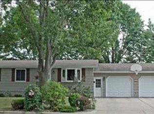 901 Elaine Ave, Marshall, MN 56258