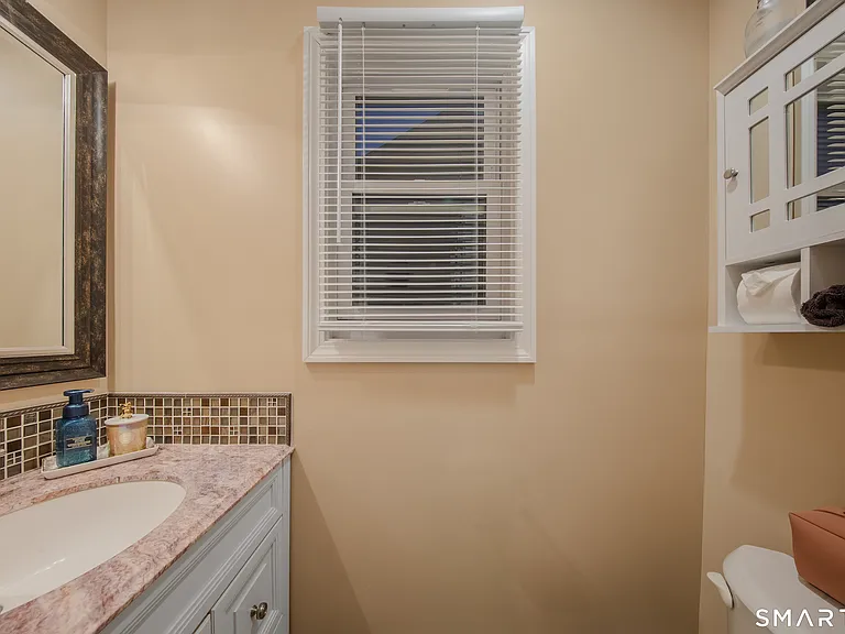 67 Beecher Ave — Photo 20