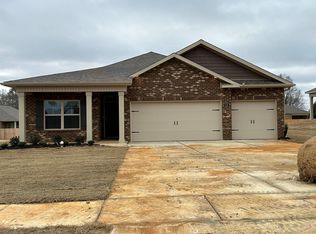 512 Raccoon Way, Hartselle, AL 35640