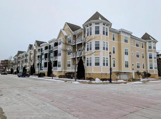 1335 11th Ave APT 105, Grafton, WI 53024