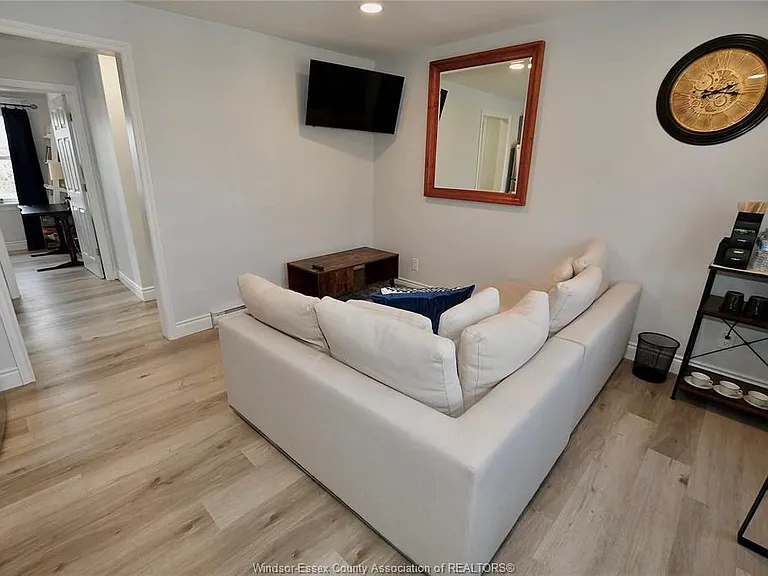 298 George St — Photo 4