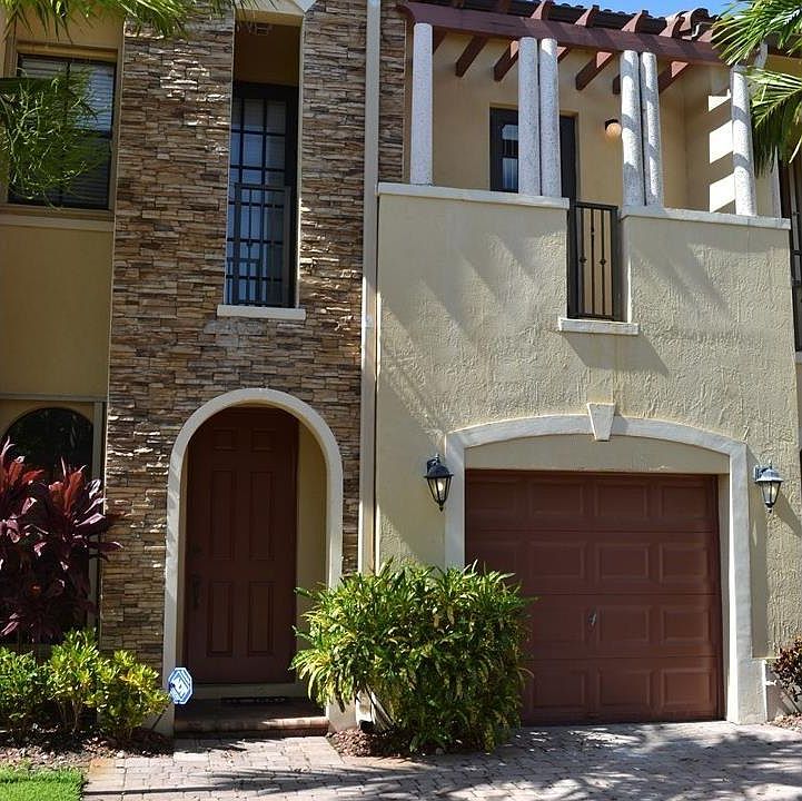 1st image of 10392 NW 31st Ter