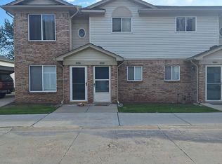 30288 Wedgewood Cir, Roseville, MI 48066