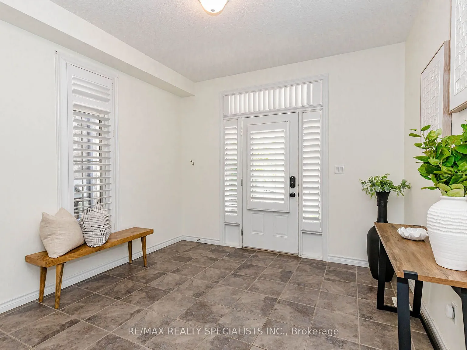4 bed, $3,350 — Photo 3