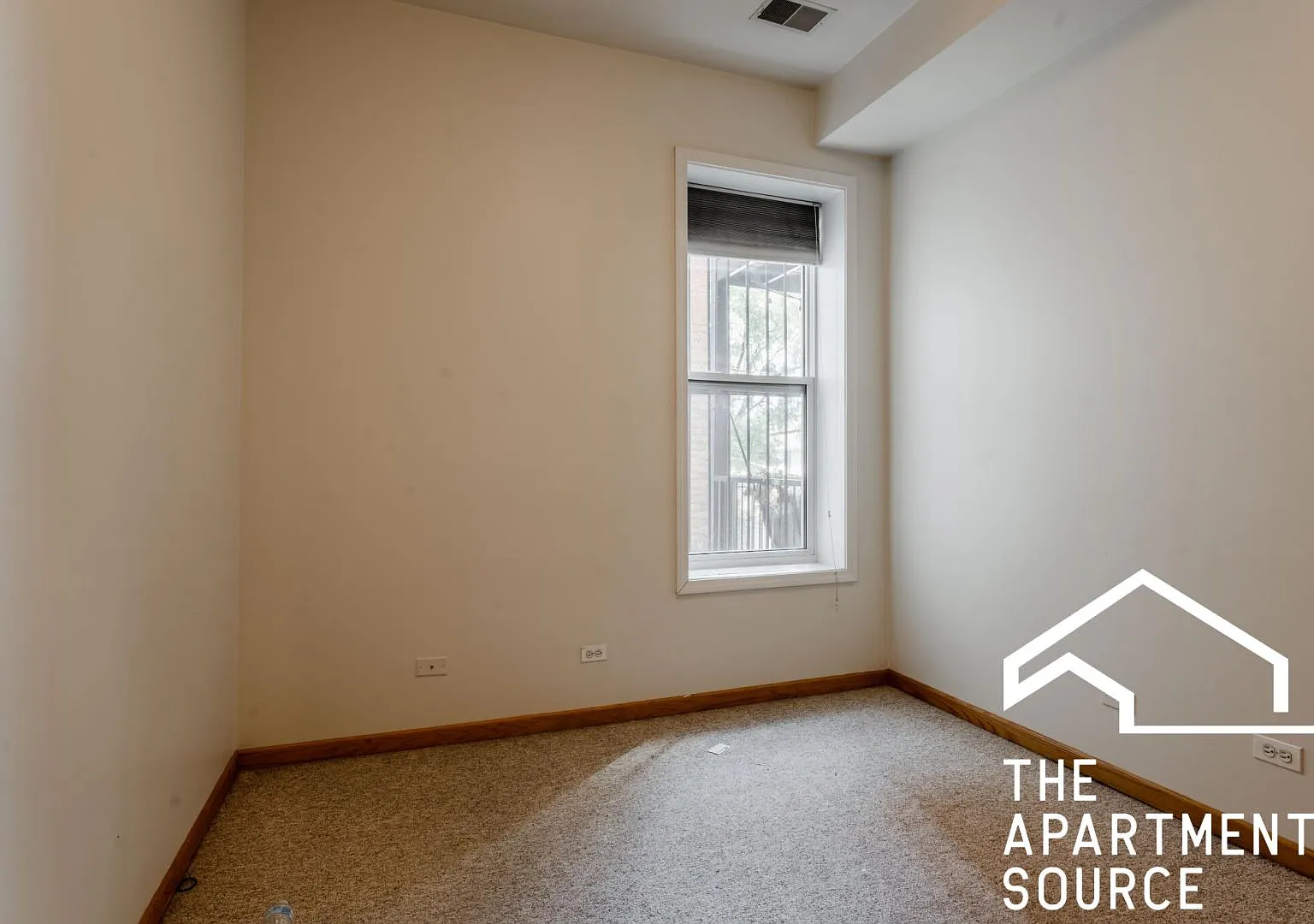3 bed, $2,995 — Photo 4