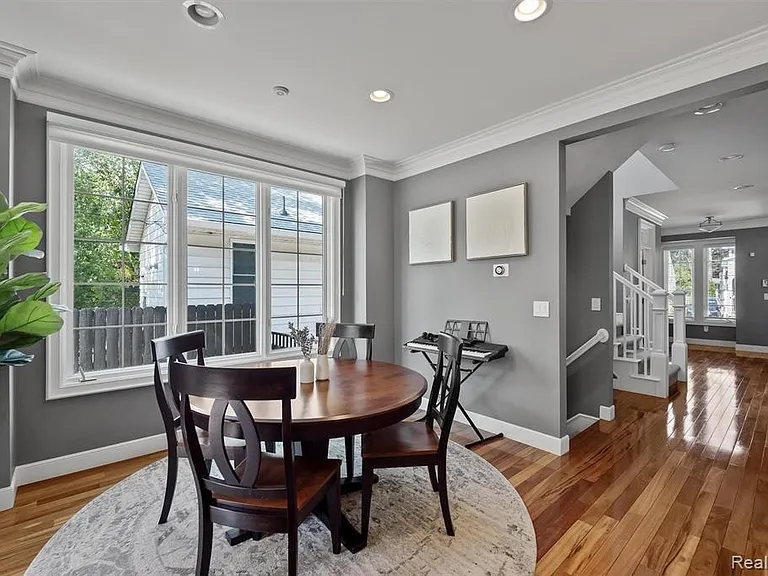 1400 Holland St — Photo 7