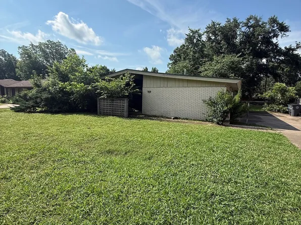 1928 E 55th Pl, Tulsa, OK 74105