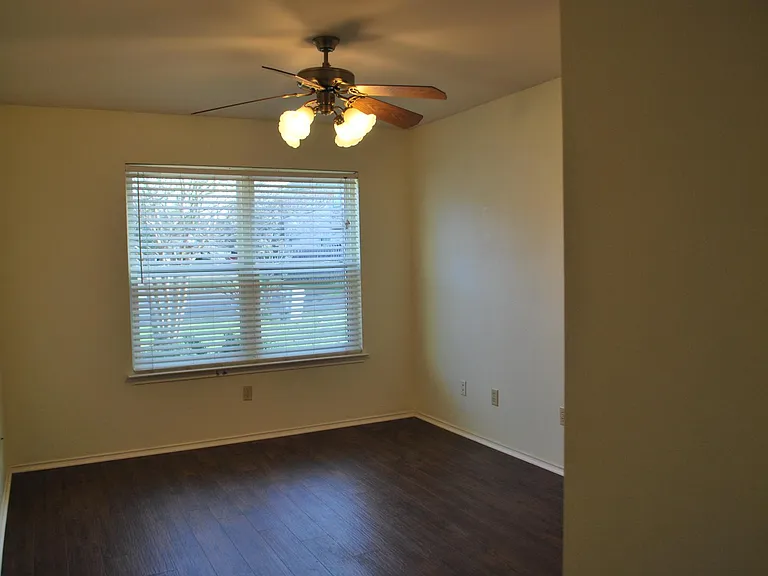 1306 Cimarron Cv — Photo 14