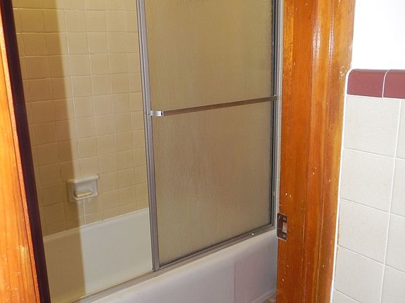 5th image of 1010 Woodall Ln NW