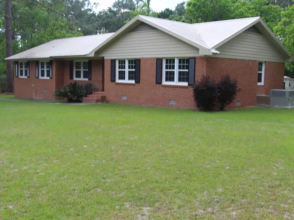 303 Pineknoll Rd, Sylvester, GA 31791