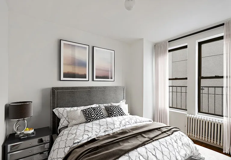 242 E 10th St #19 — Photo 6