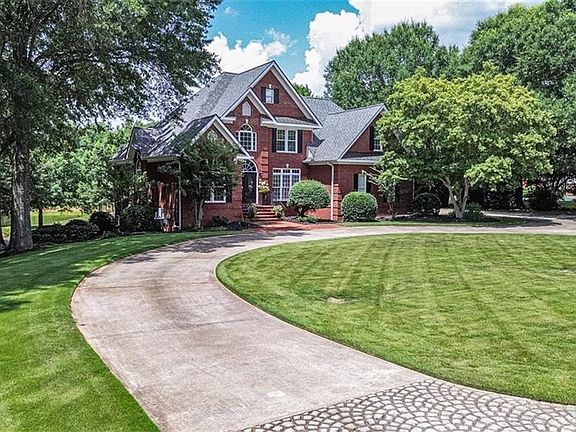 2nd image of 1220 Mallard Cir