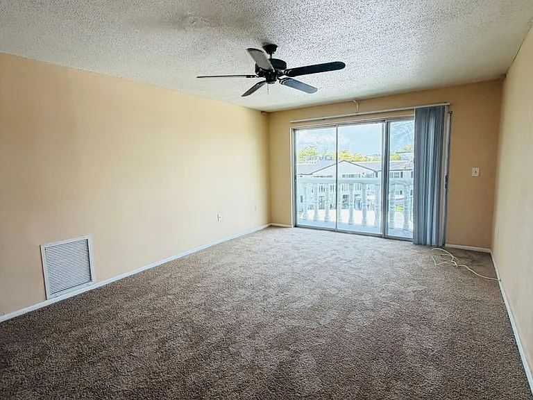 3704 Broadway #313 — Photo 16